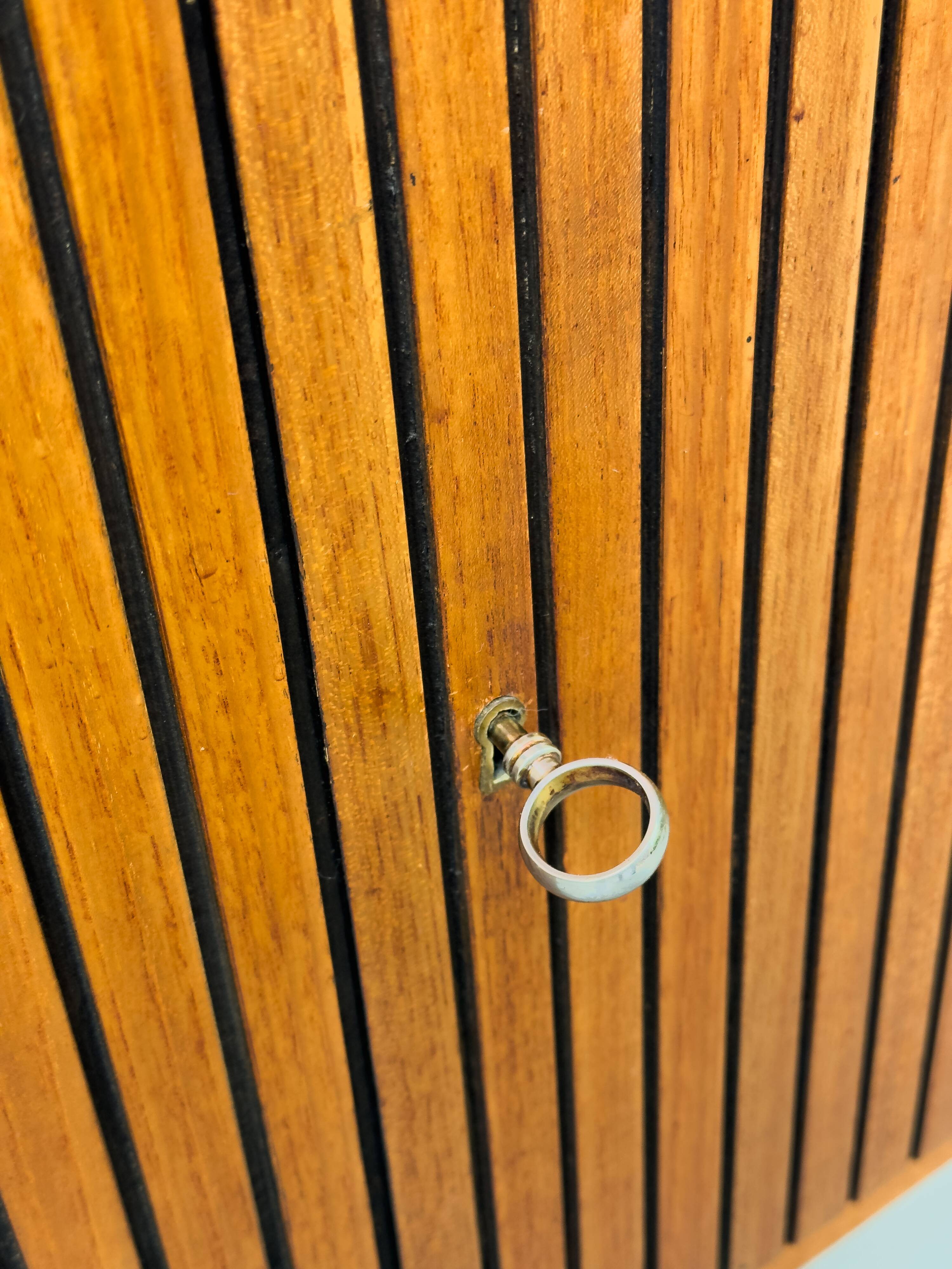 Buffet en teck du milieu du siècle, années 1960