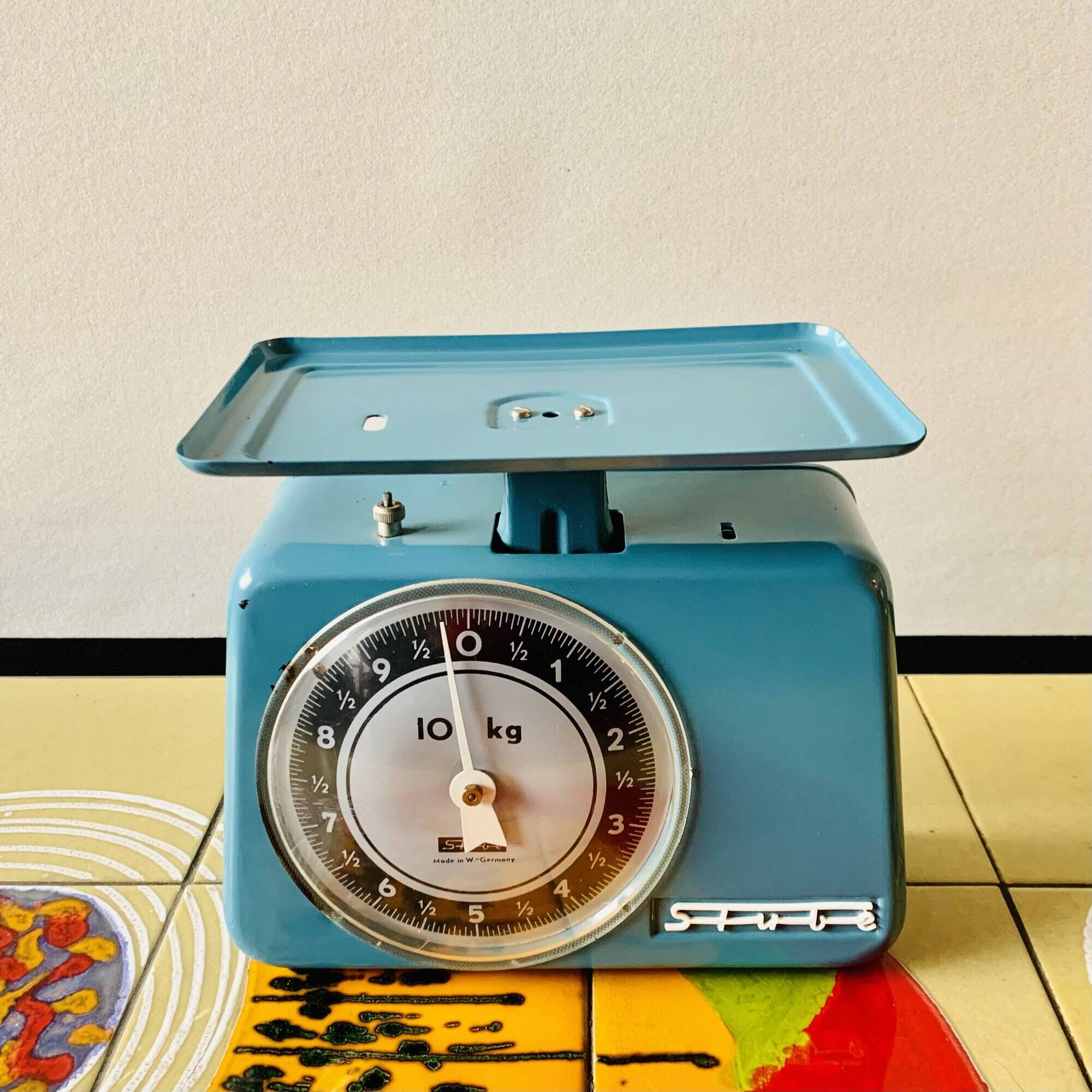 Stube - balance de cuisine vintage bleue en métal émaillé - force 10
