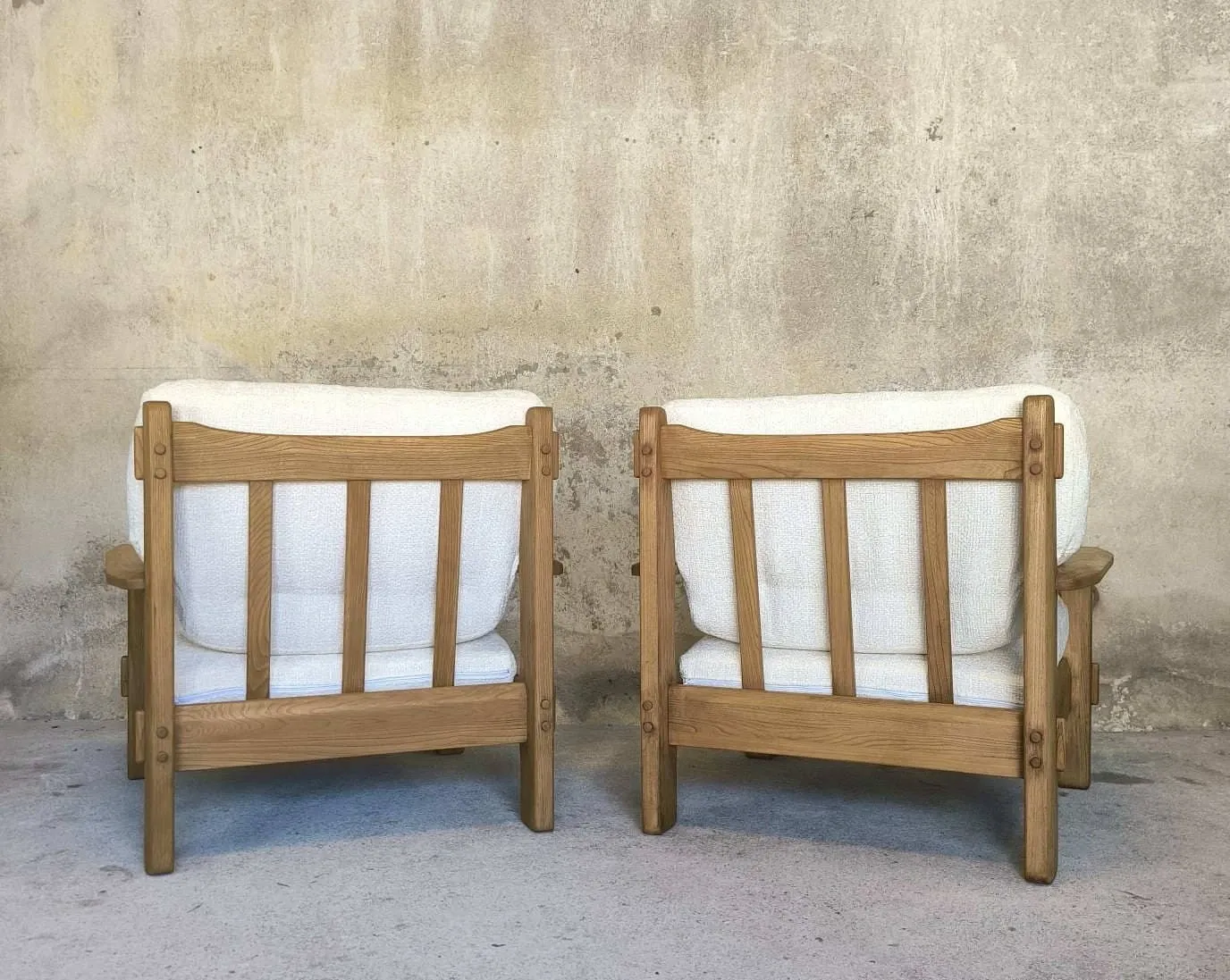 Paire de fauteuils vintage en orme massif