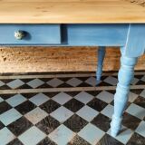 Farm table