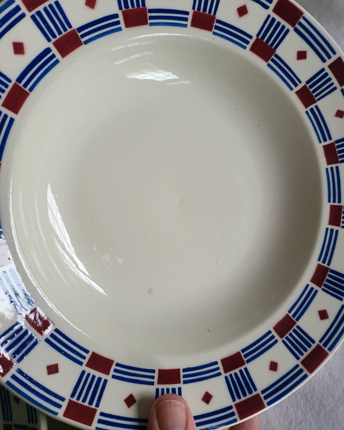 Set of 4 Vincennes earthenware soup plates, Paris.