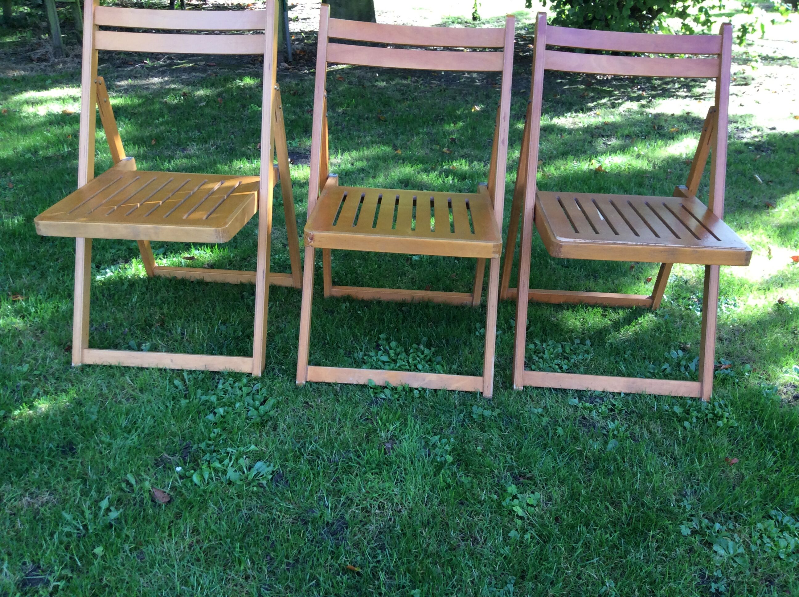 Series of 3 folding chairs