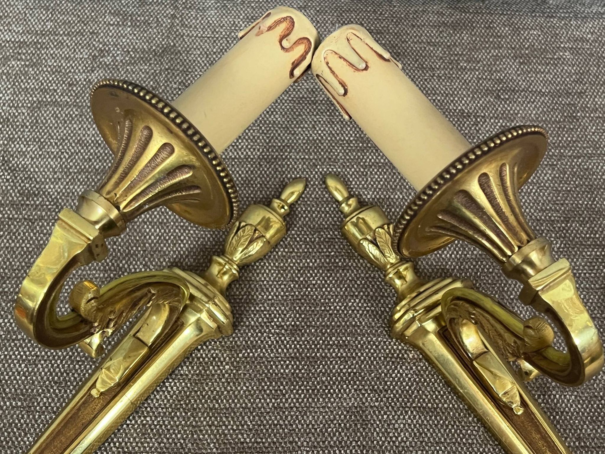 Pair of wall sconces in Louis XVI style. Solid bronze.