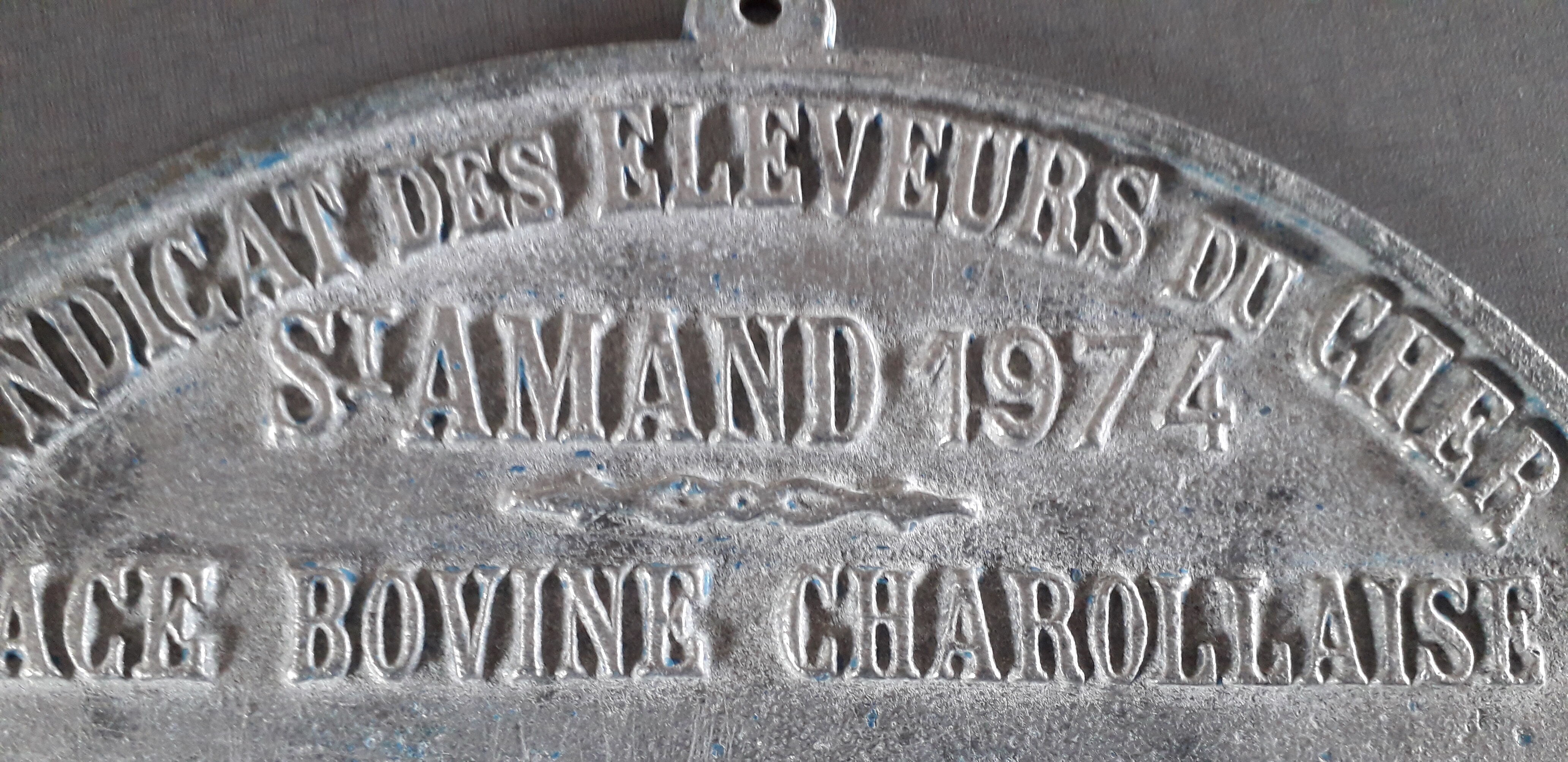 Cattle contest plate