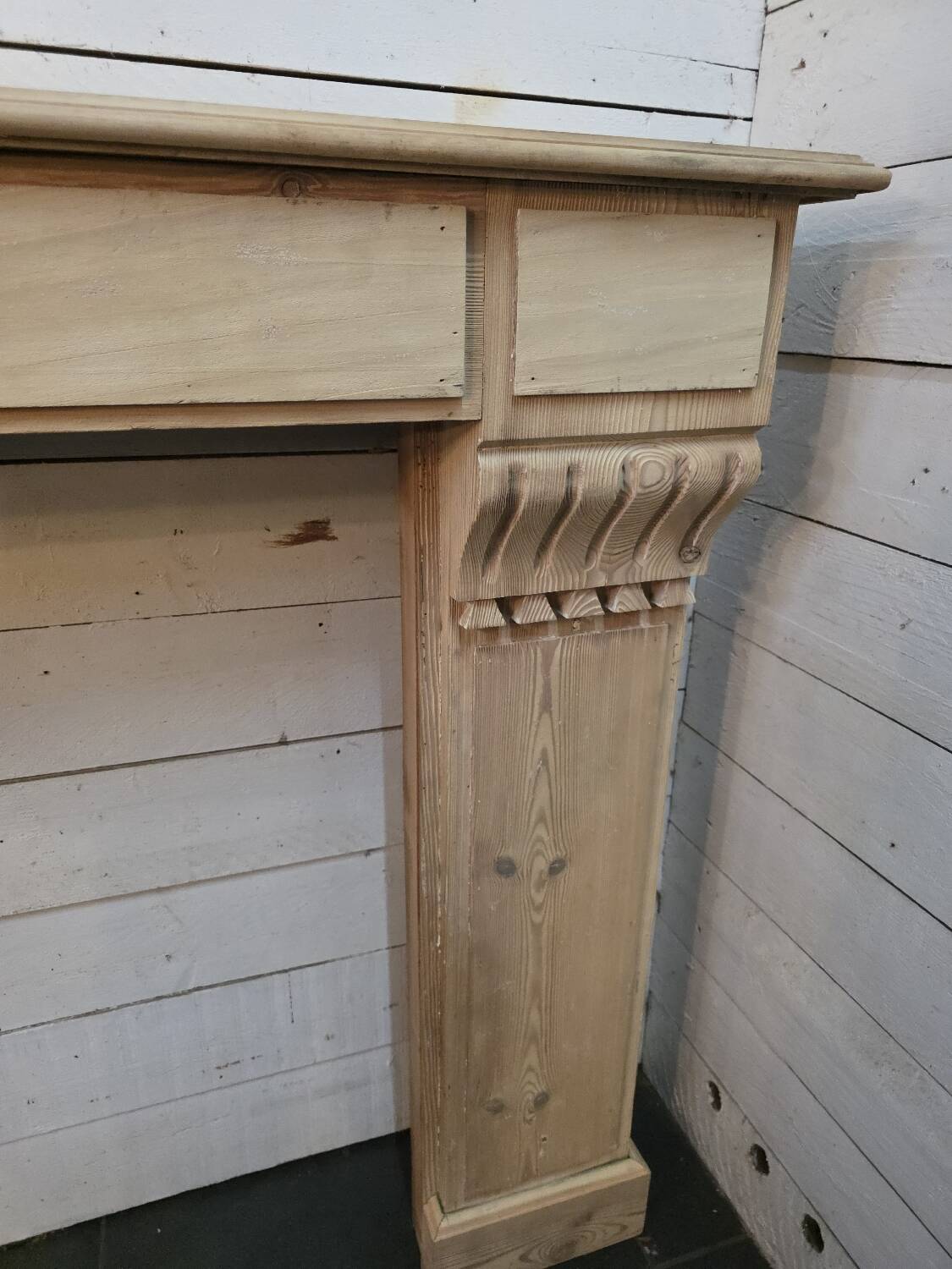 Manteau de cheminée en bois