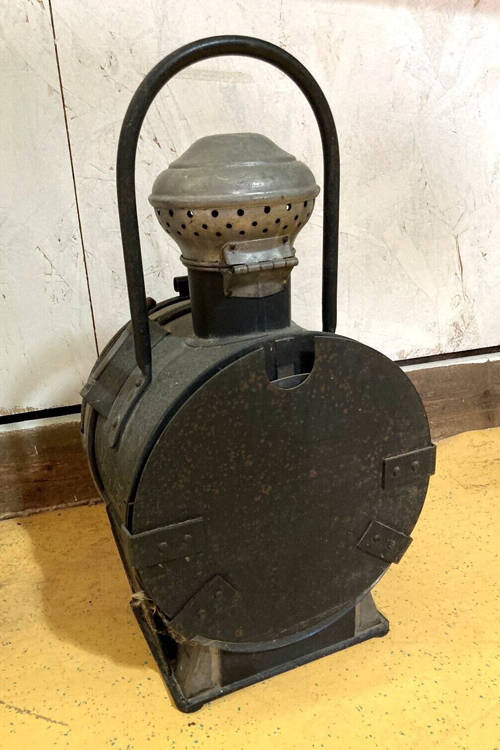 Old locomotive lantern - SNCF