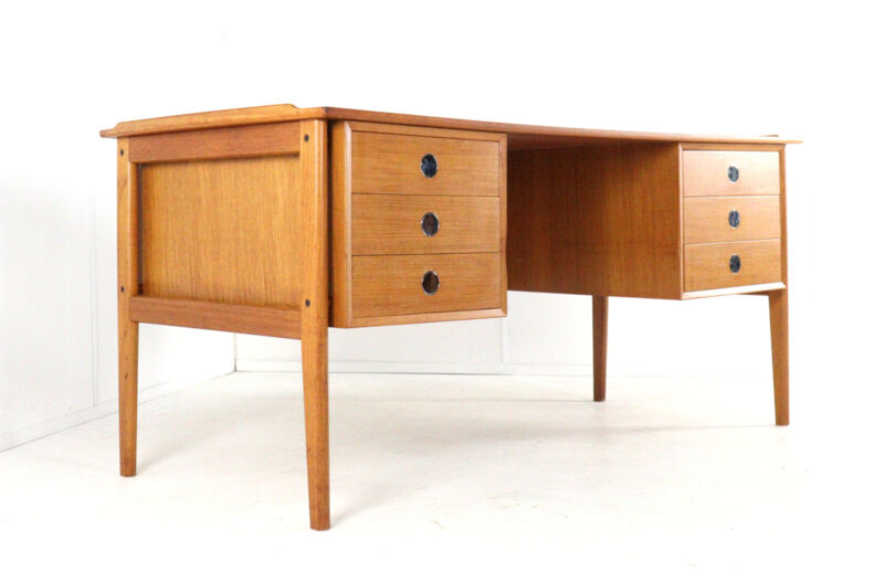 Bureau Dyrlund en teck de design danois moderne du milieu du siècle