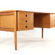 Bureau Dyrlund en teck de design danois moderne du milieu du siècle