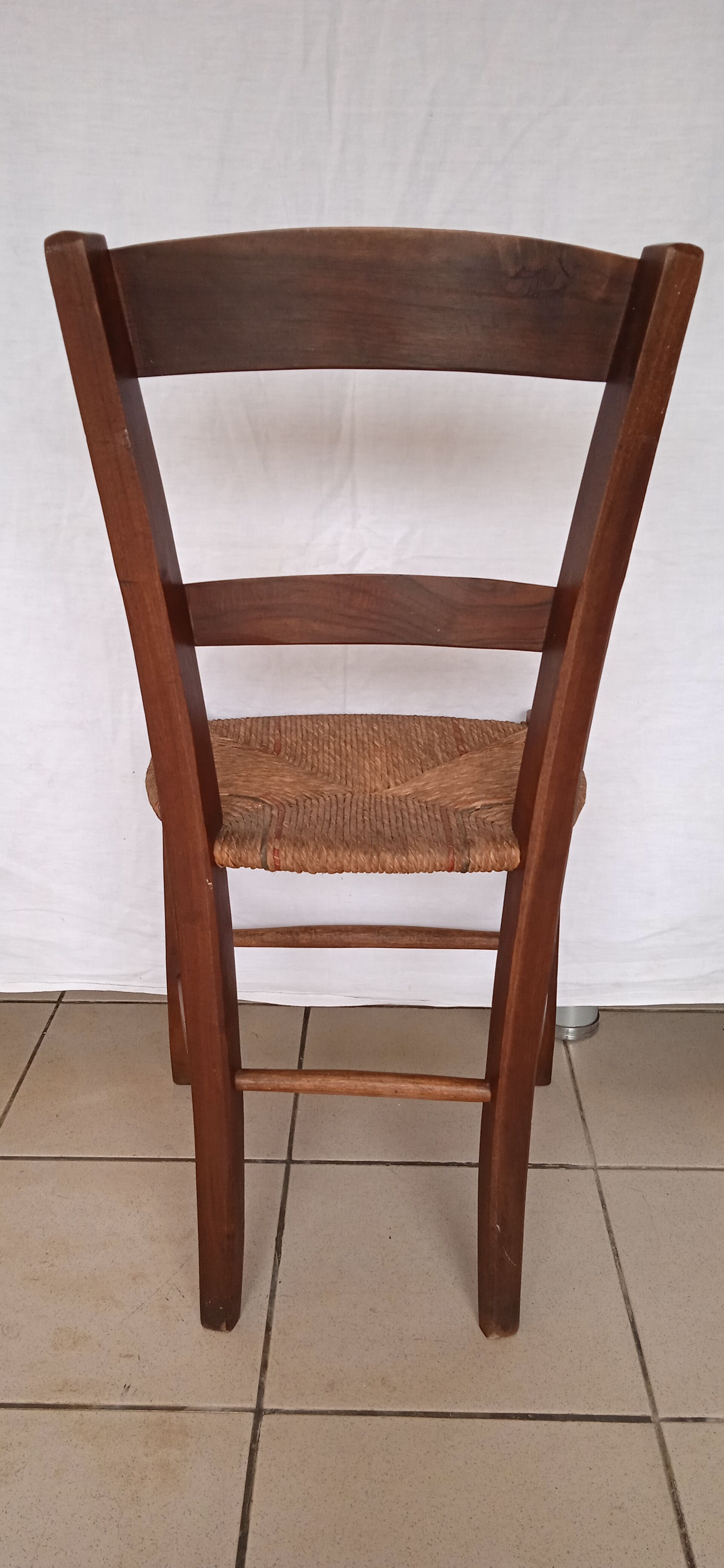 Series of 4 straw chairs