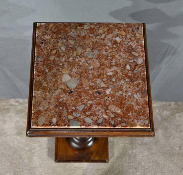 Haute Colonne en Noyer et Marbre – 1920