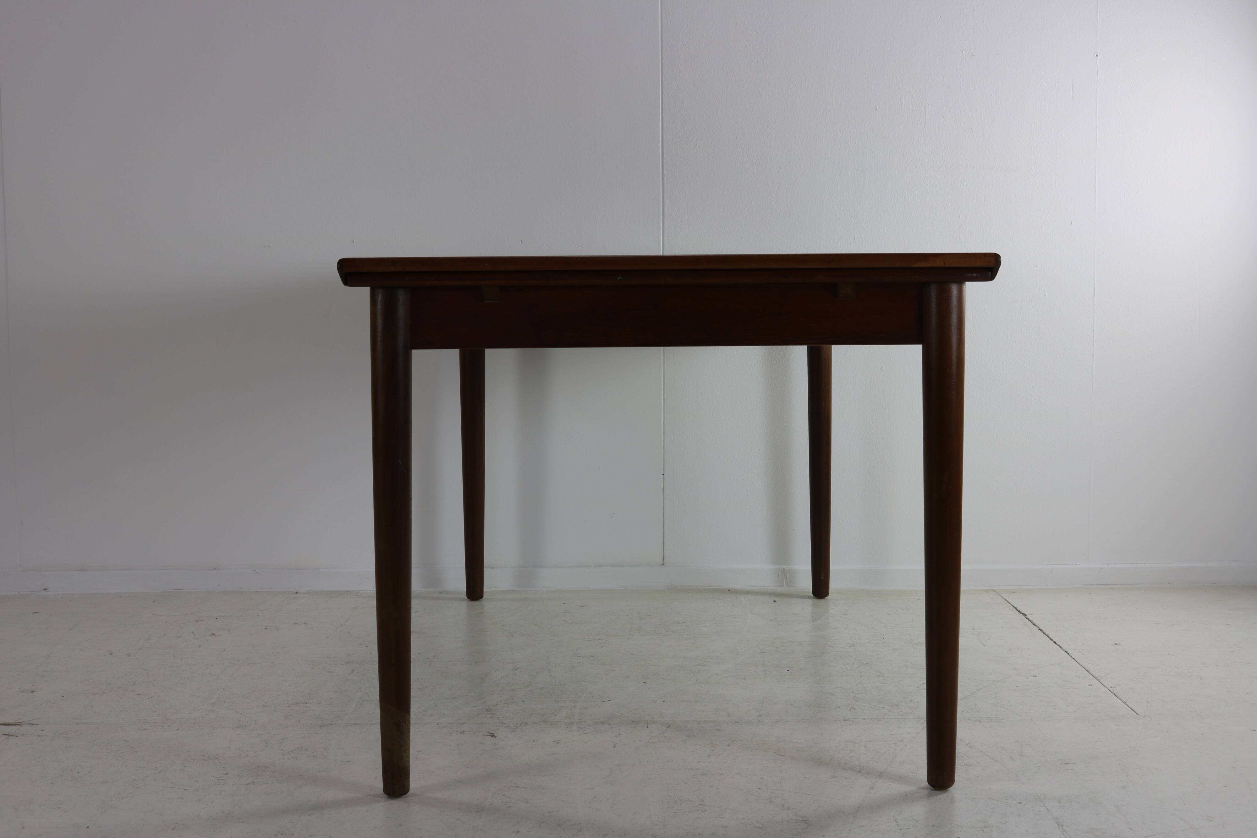 Danish sixties design teakwood extendable dining for Glostrup Møbelfabrik