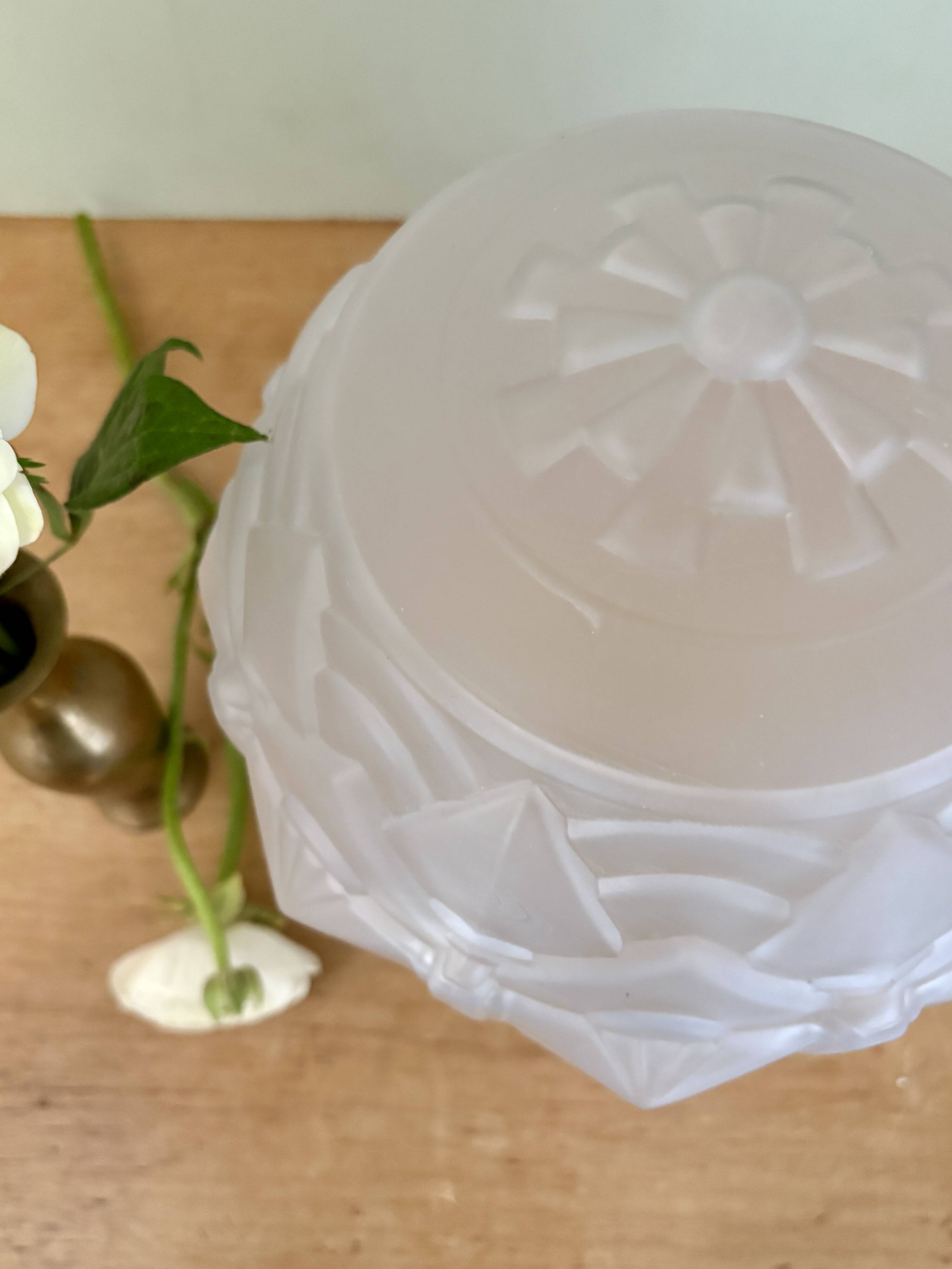 Vintage art deco globe table lamp in frosted glass