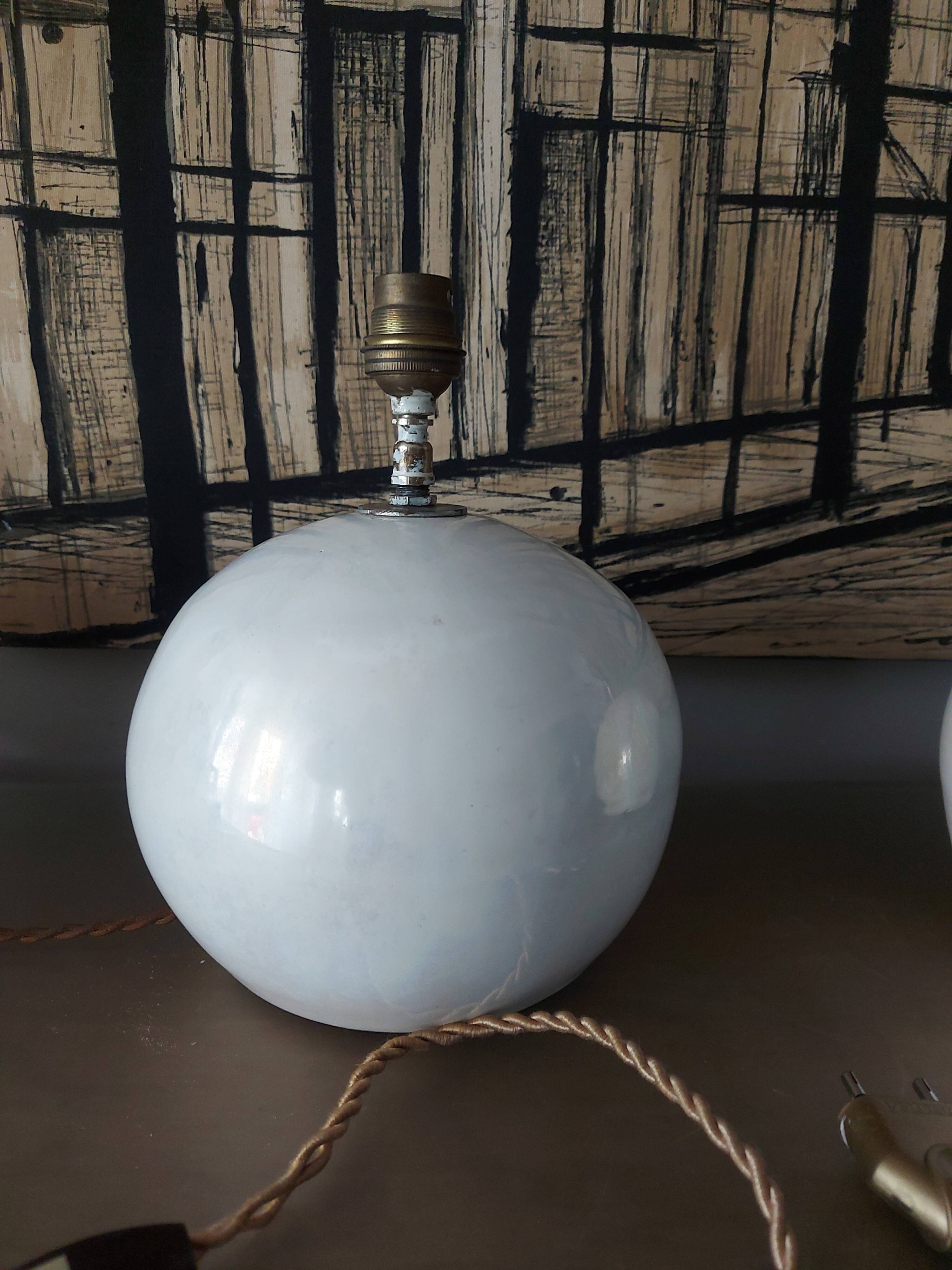 Ceramic lamp foot, iridescent white