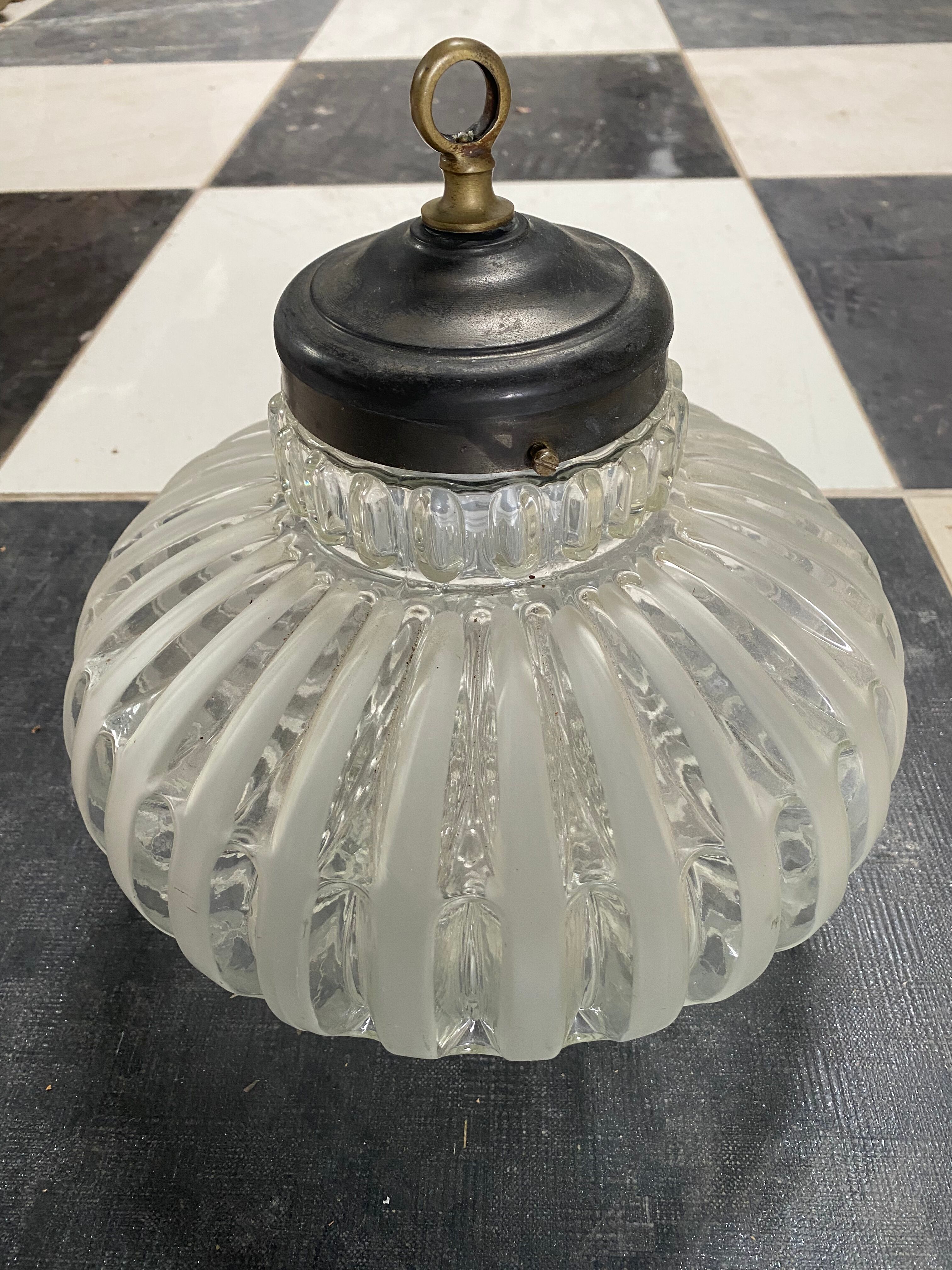 Lantern suspension 1930