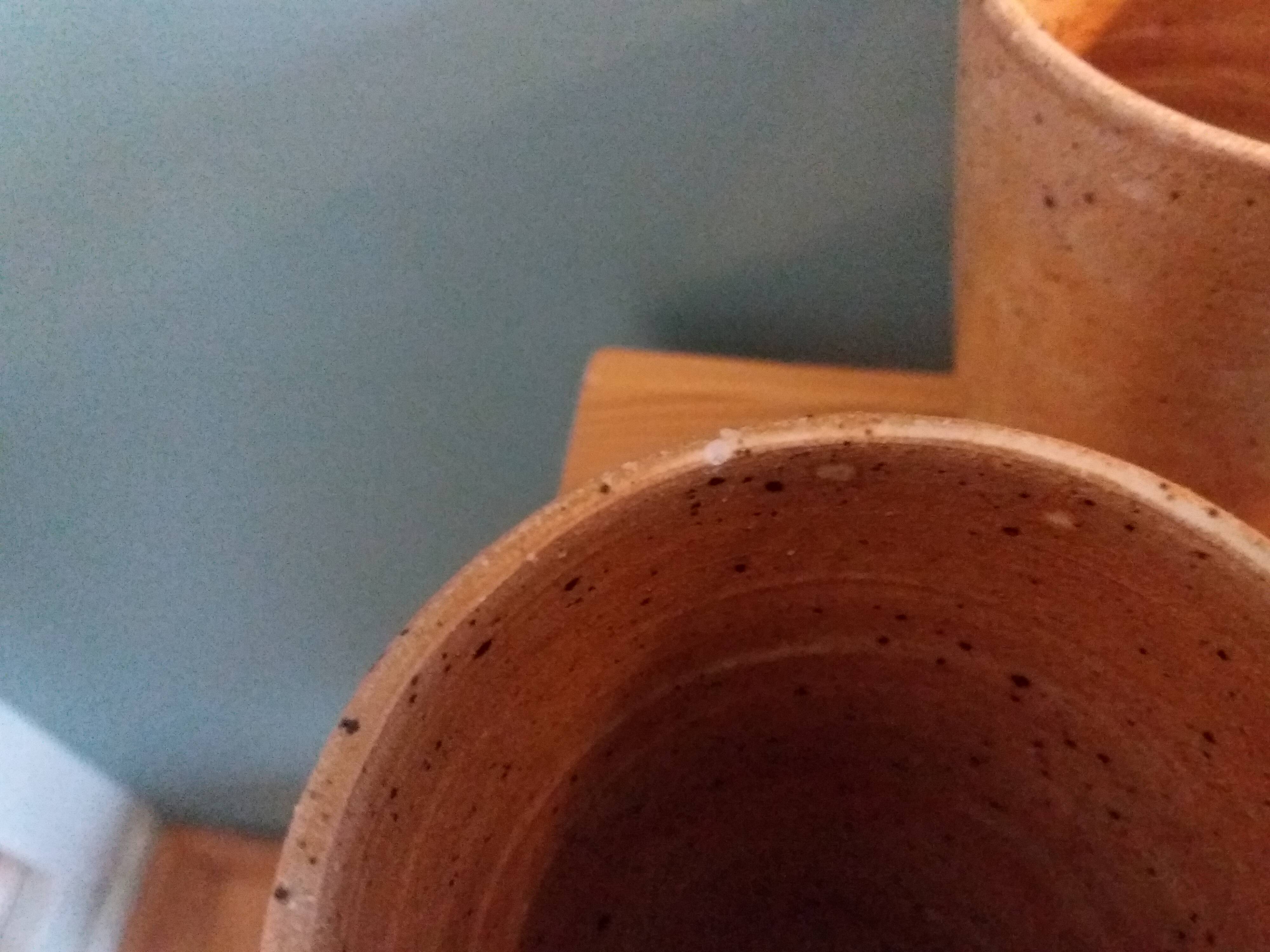 Ensemble de 8 tasses ou verres en grès tourné artisanal
