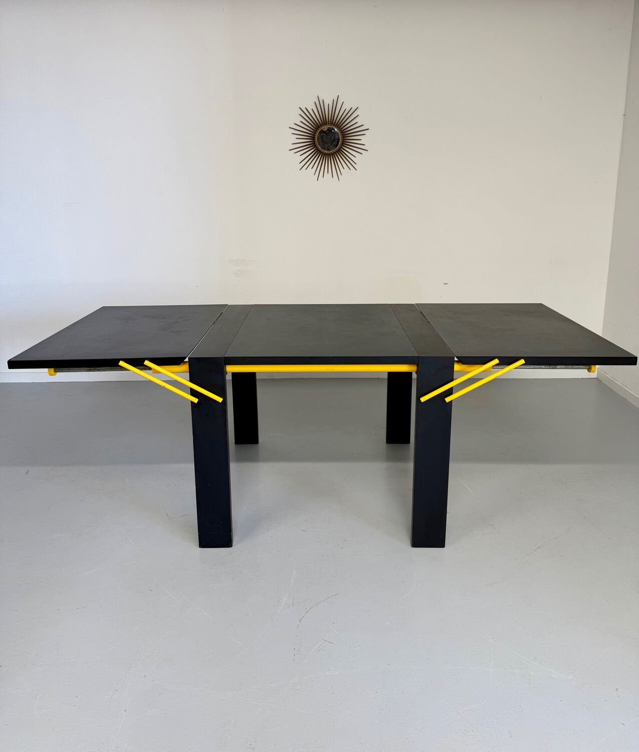 Table à manger extensible postmoderne design italien Lorenzo et Stefani, 1980