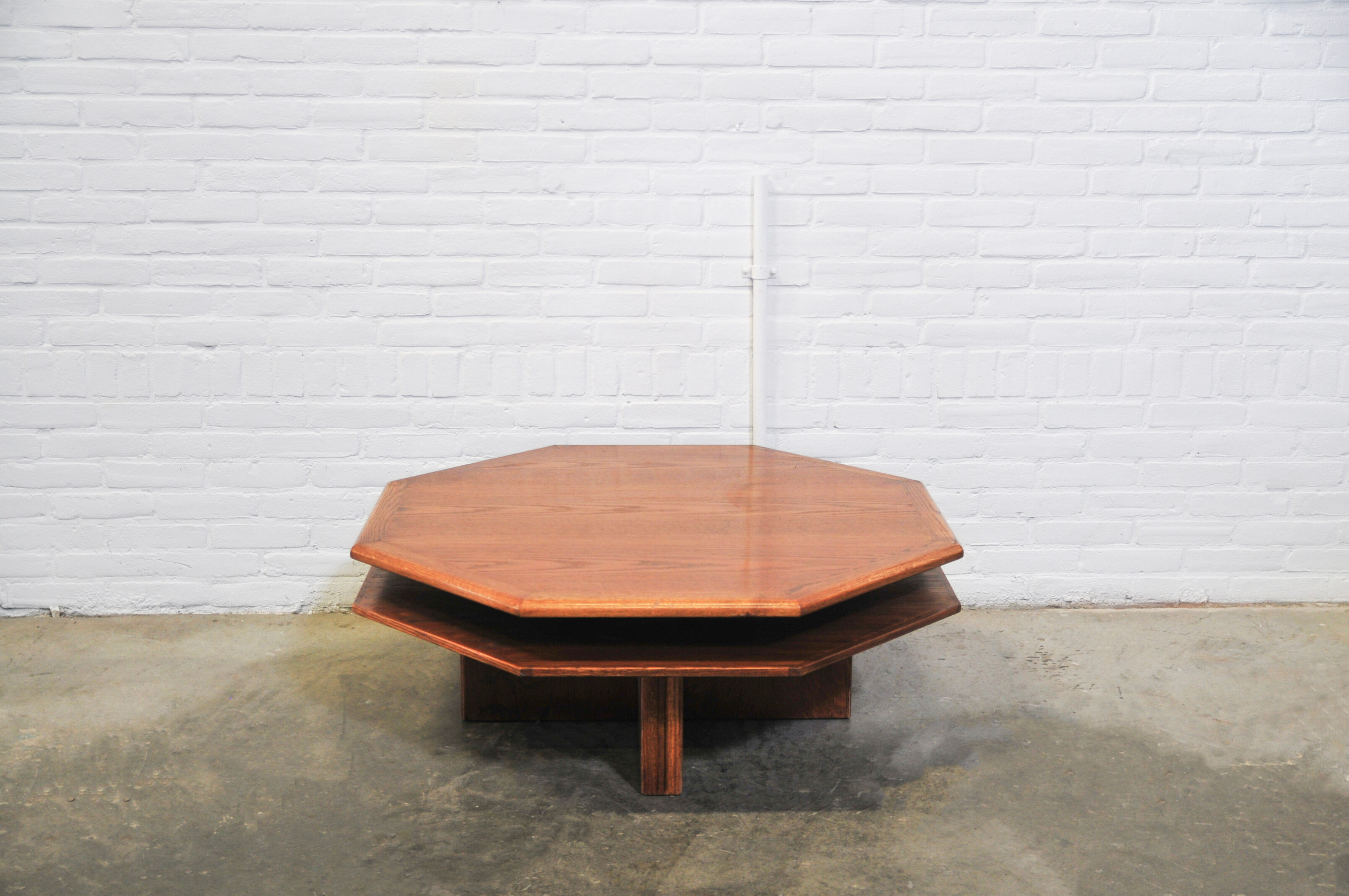 Hexagonal wooden coffee table with plateau
