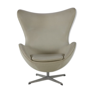 Fauteuil par Arne Jacobsen