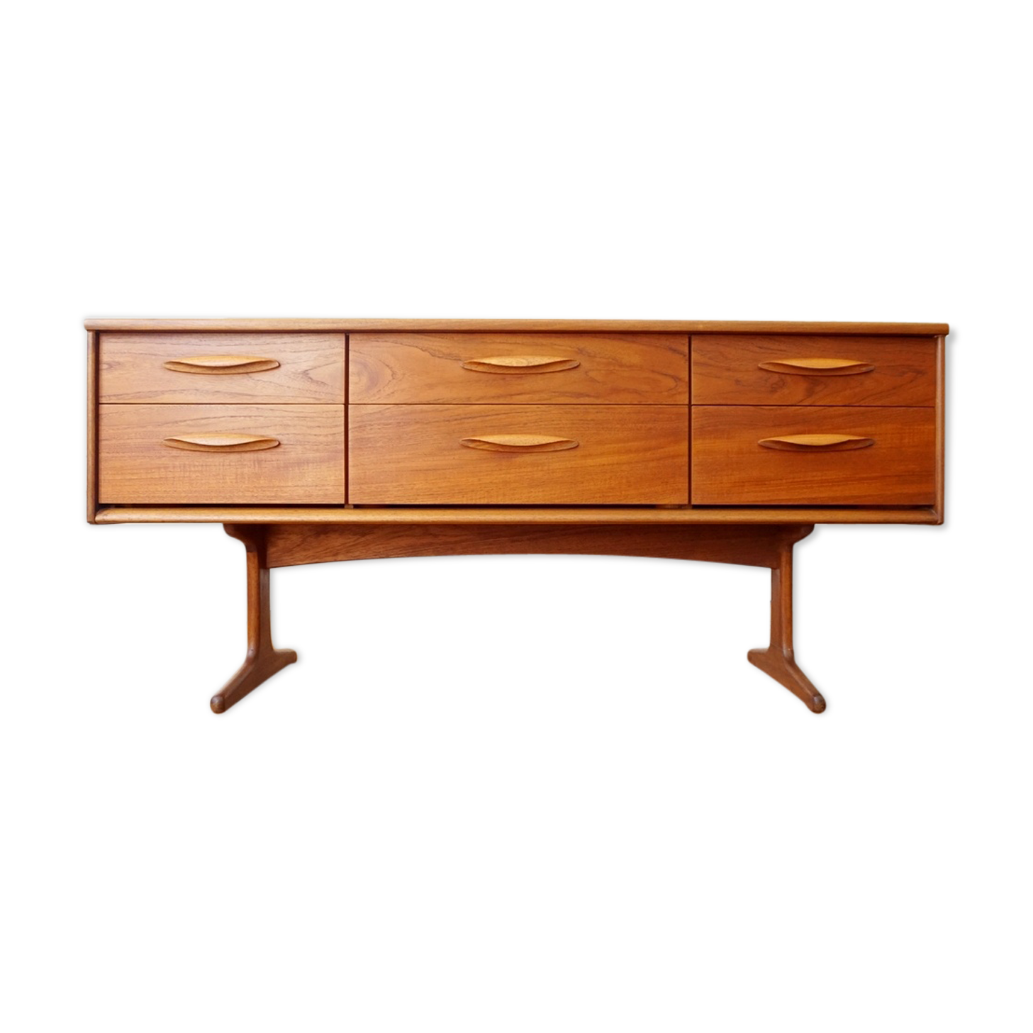 Teak sideboard of the Austinsuite house