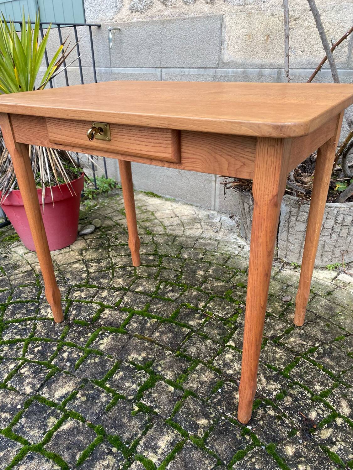 Petite table