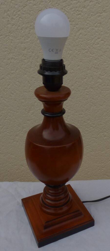 Solid cherry wood lamp base - Excellent condition