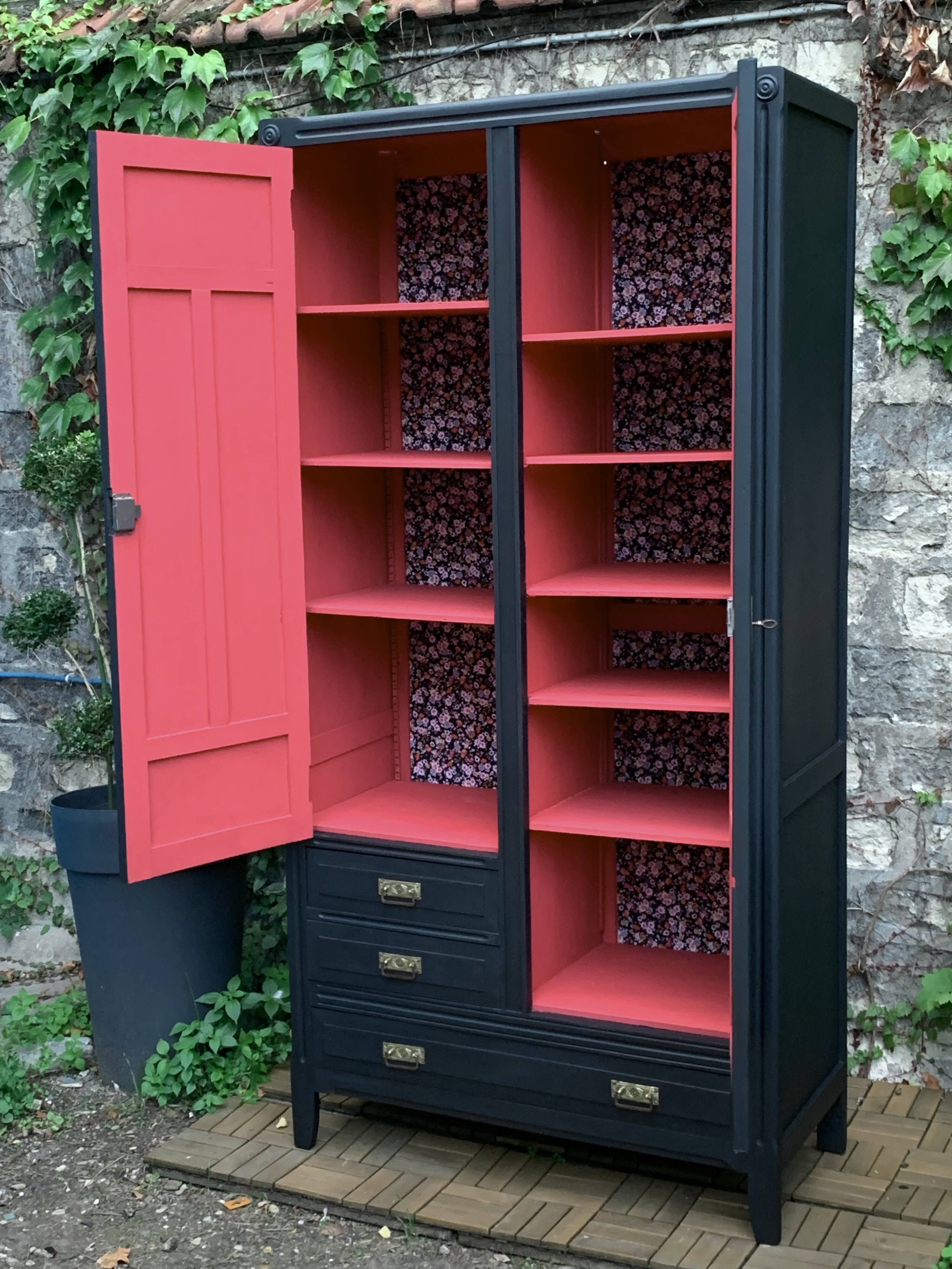 Parisian glazed hotel wardrobe 1930