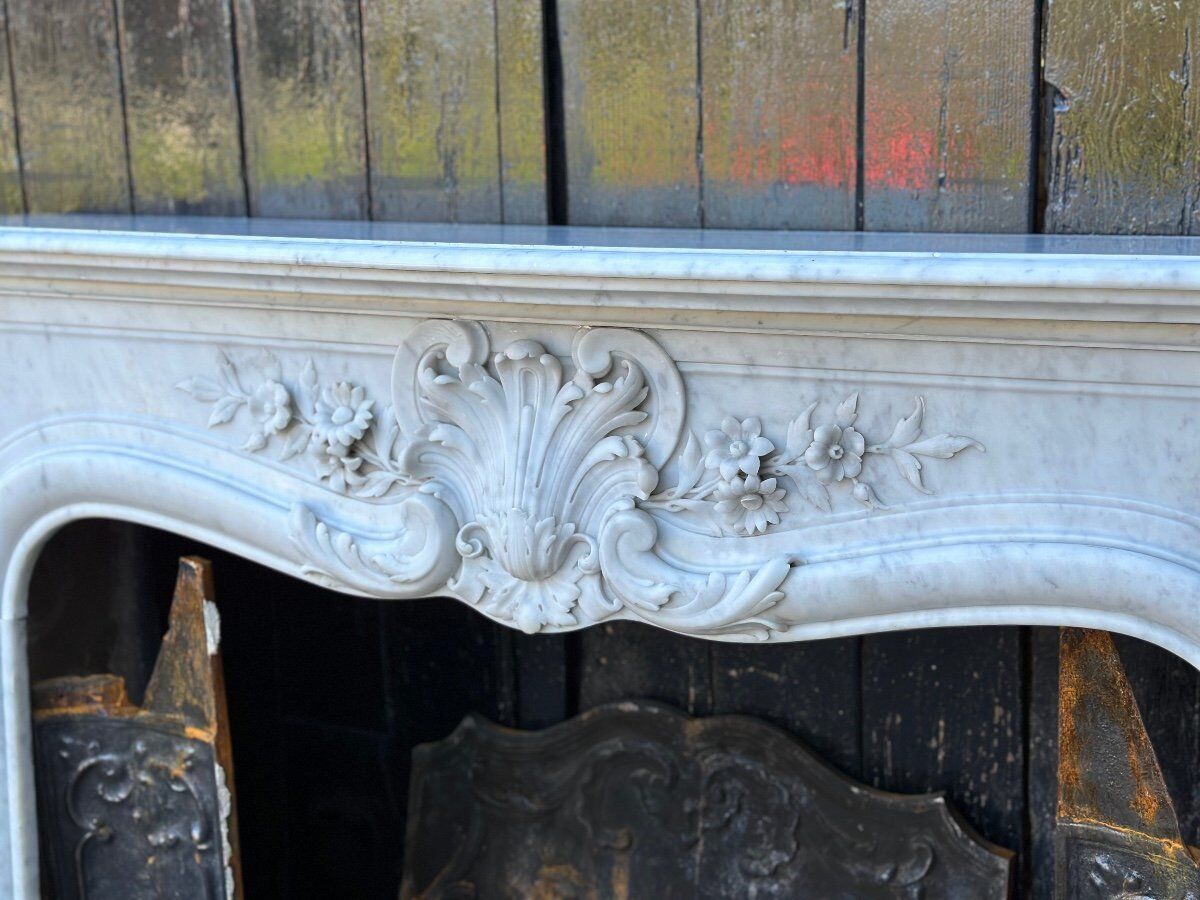 Louis XV style fireplace in Carrara marble and cast iron fireplace
