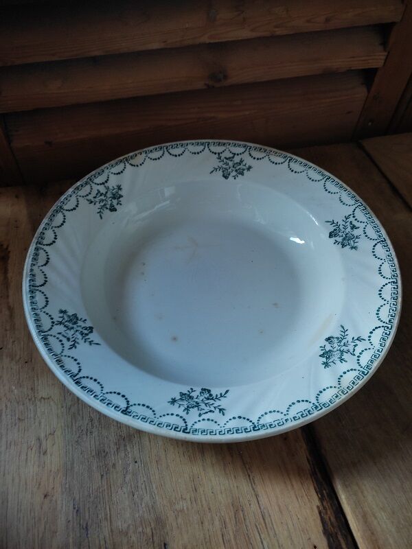 Hollow porcelain dish St Amand green flowers