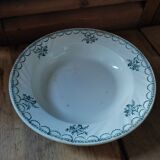 Plat creux en porcelaine St Amand fleurs verte