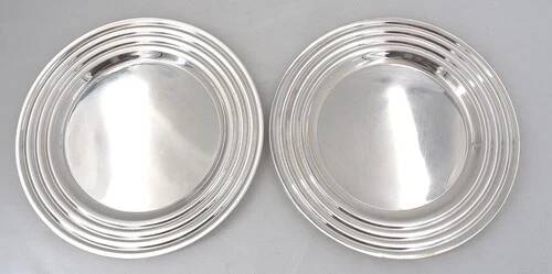 Christofle Ondulation Luc Lanel, pair of flat plates 23.5 cm, silver-plated metal