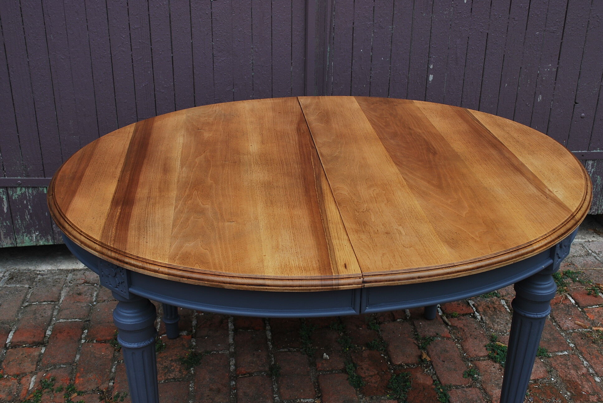 Roundtable with extension cords