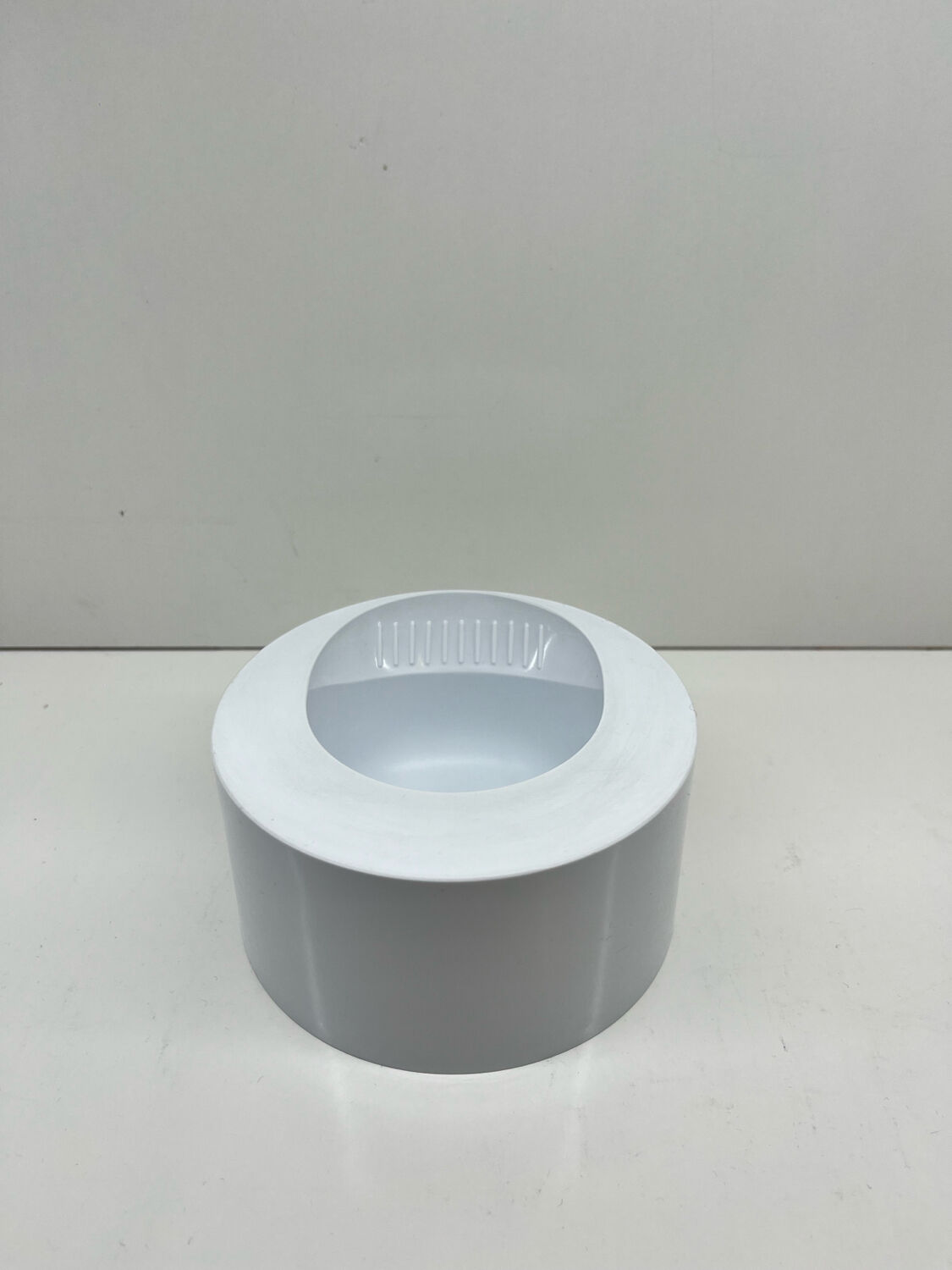 Enzo Mari ashtray Borneo - Danese Milano - White melamine - Design