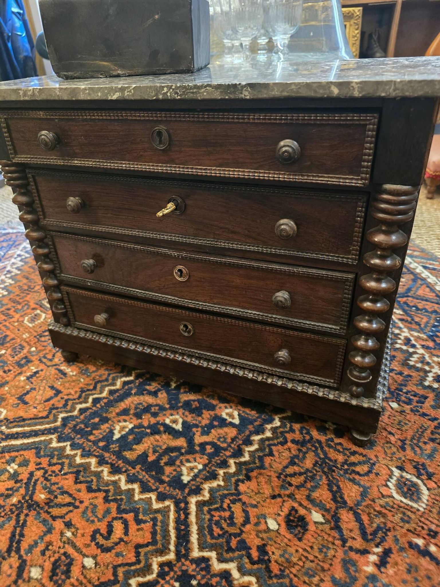 Miniature commode