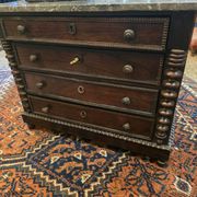 Miniature commode
