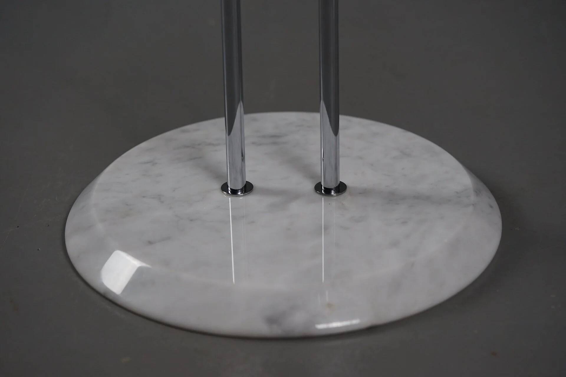 Table d'appoint par Vico Magistretti pour Cattelan