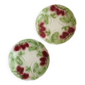 Lot de 2 assiettes en barbotine ancienne décor fraises