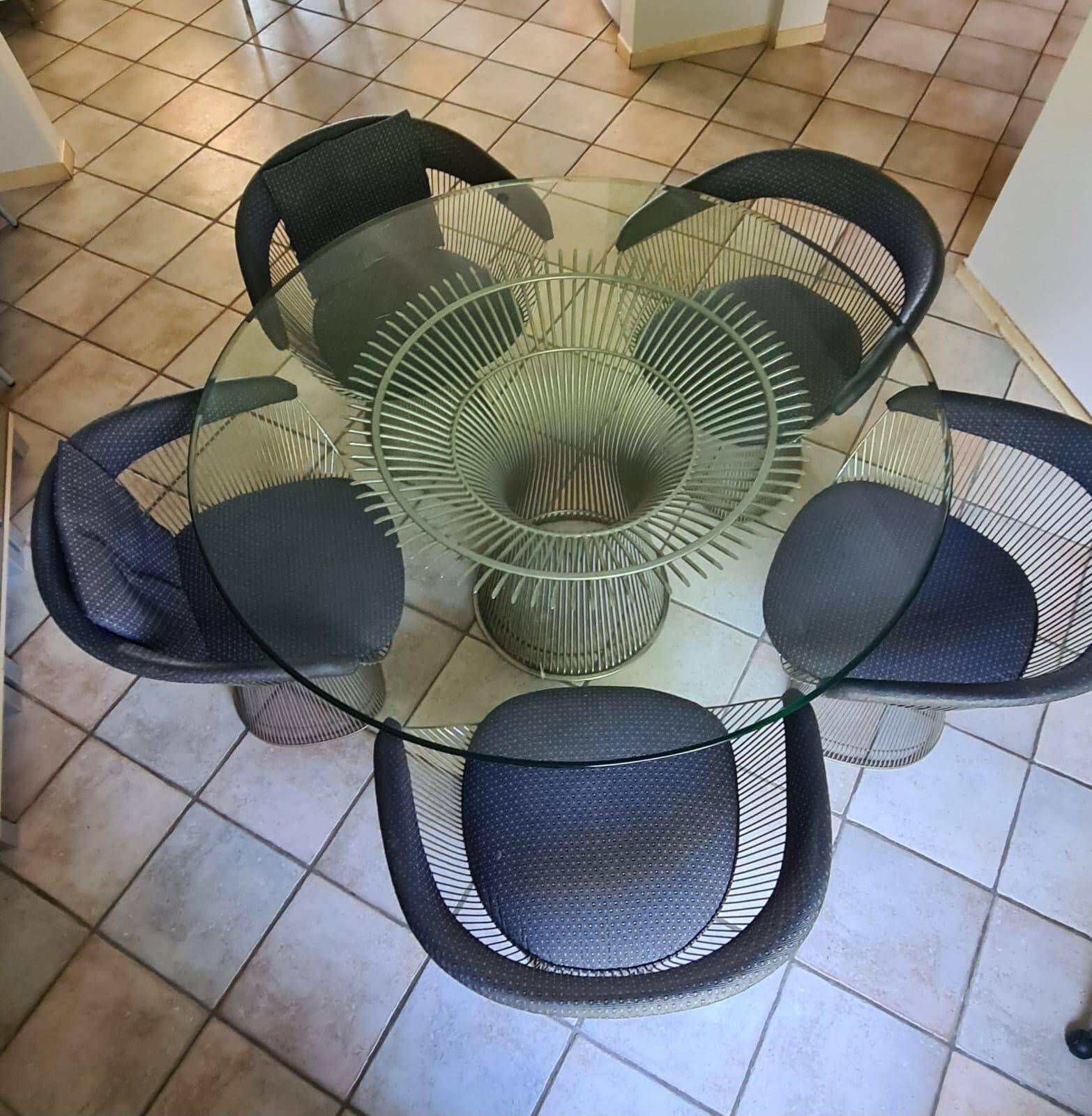 Warren Platner table with its 5 chairs.
