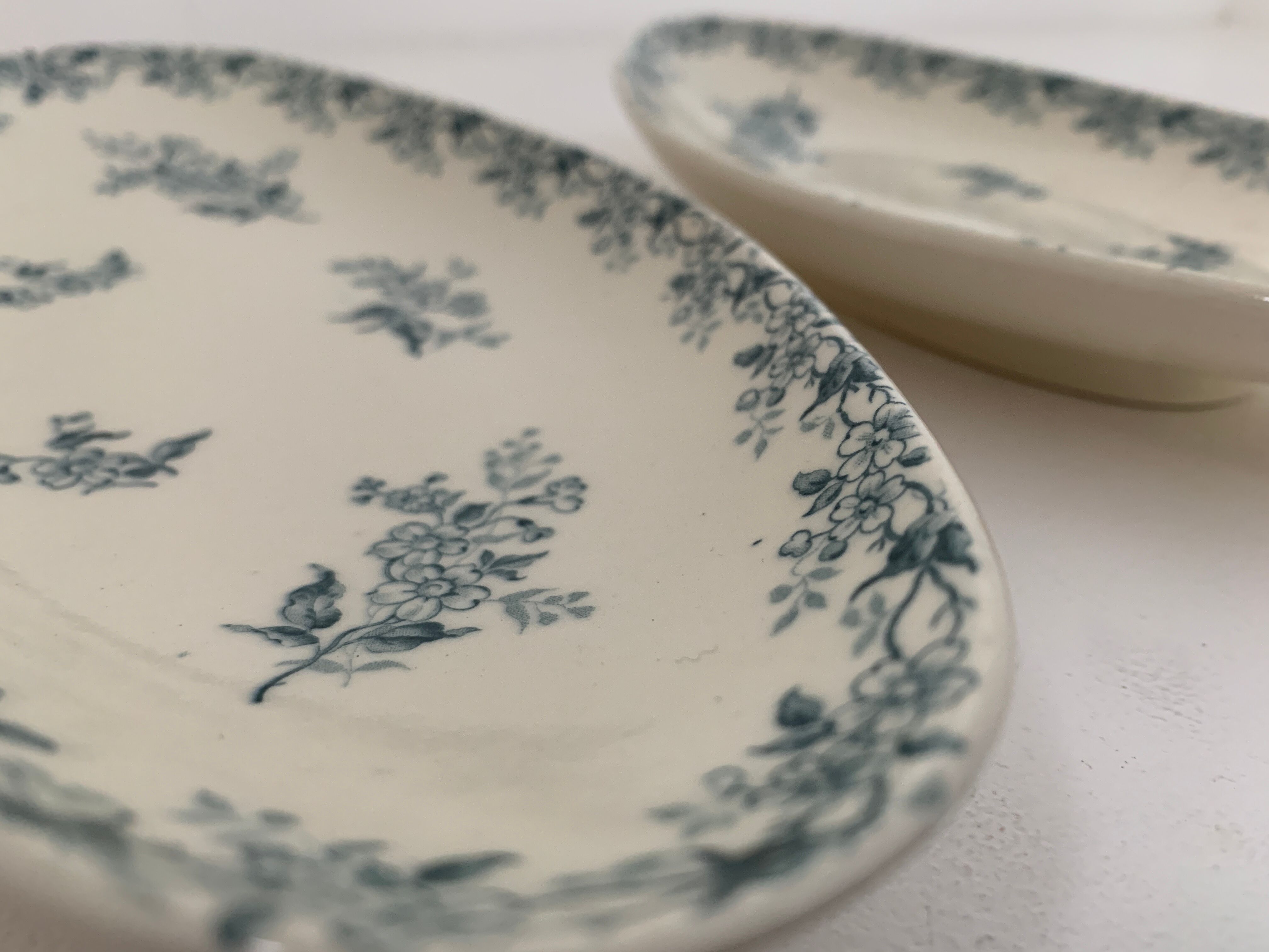 Pair of Gien opaque porcelain ravines, April model