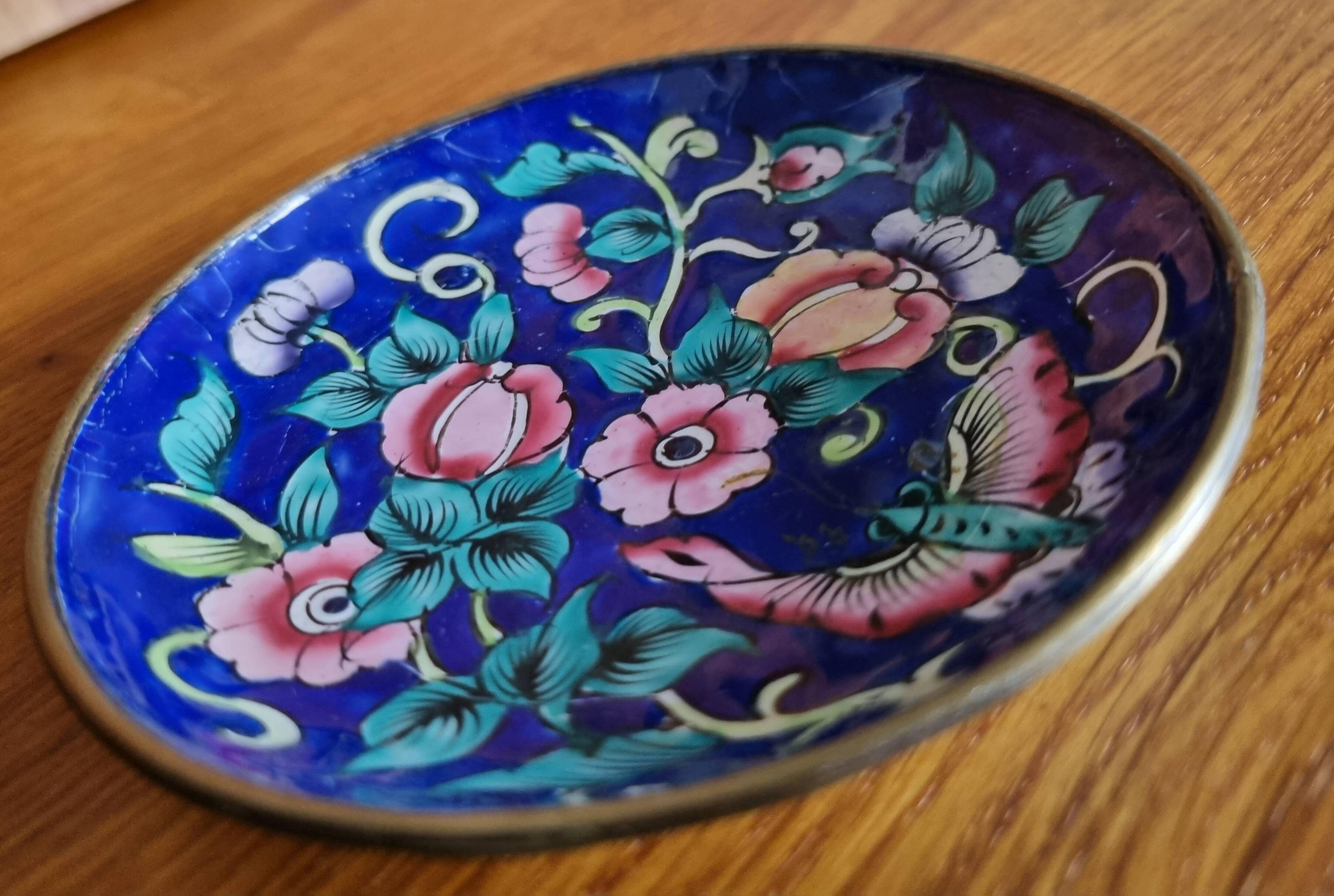 Small old Canton enamel cup