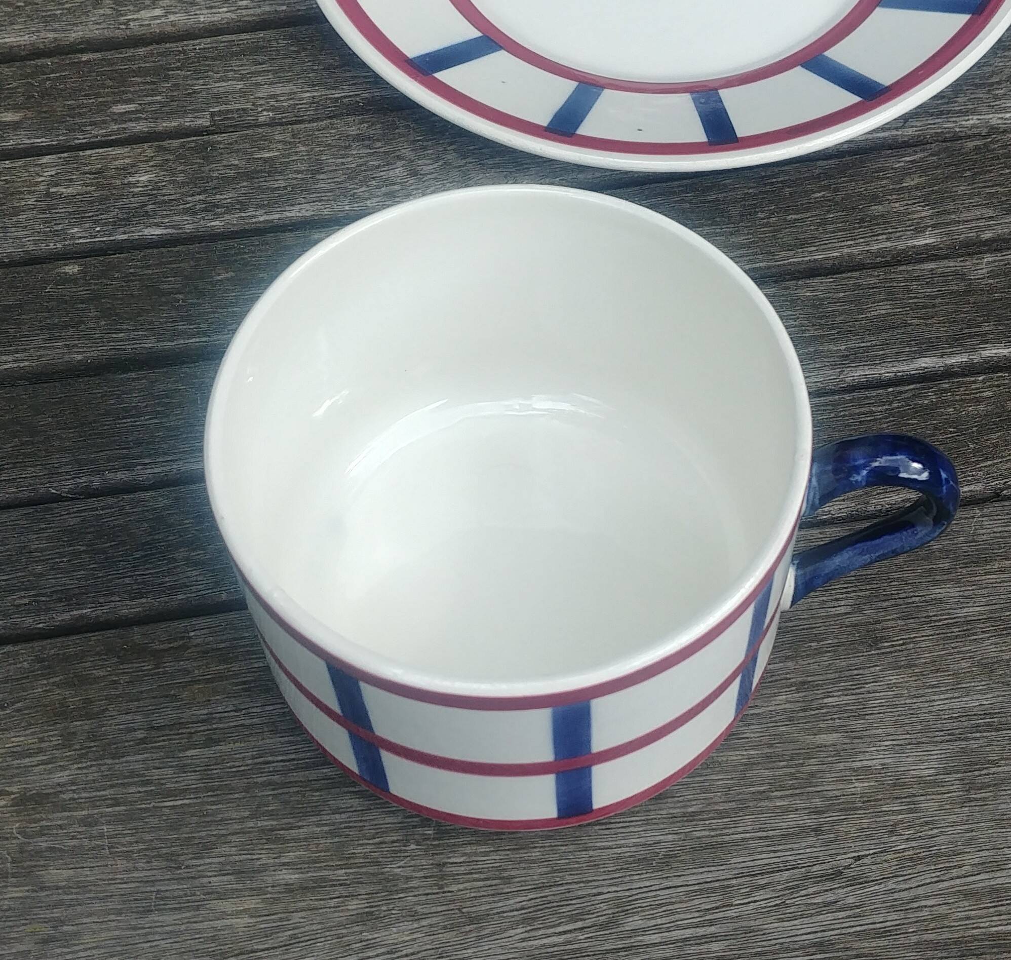 Large cup set and its porcelain sub-cup from Creil & Montereau HBCM model Béarn