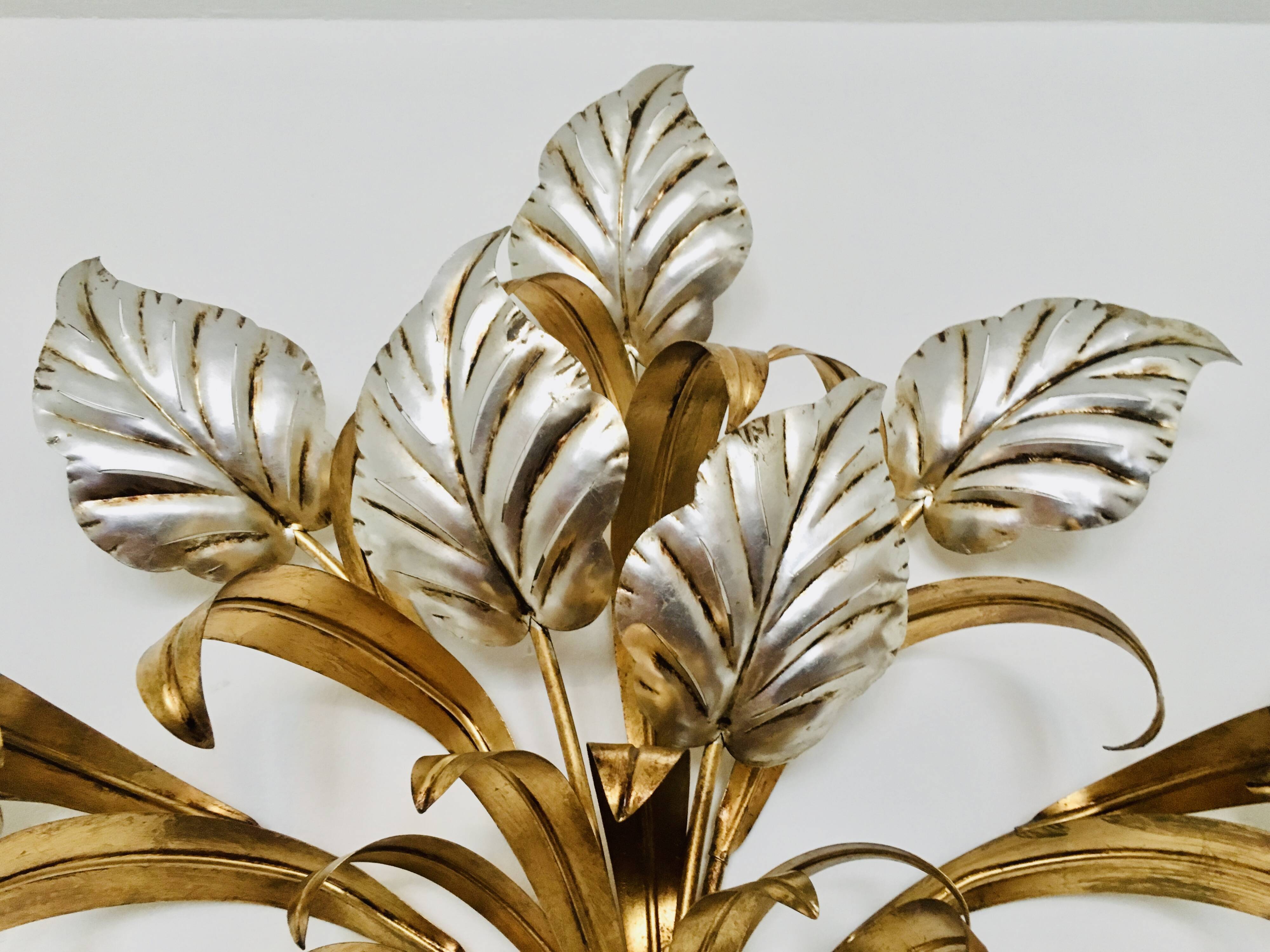 Grande applique murale de style Hollywood Regency par Hans Kögl