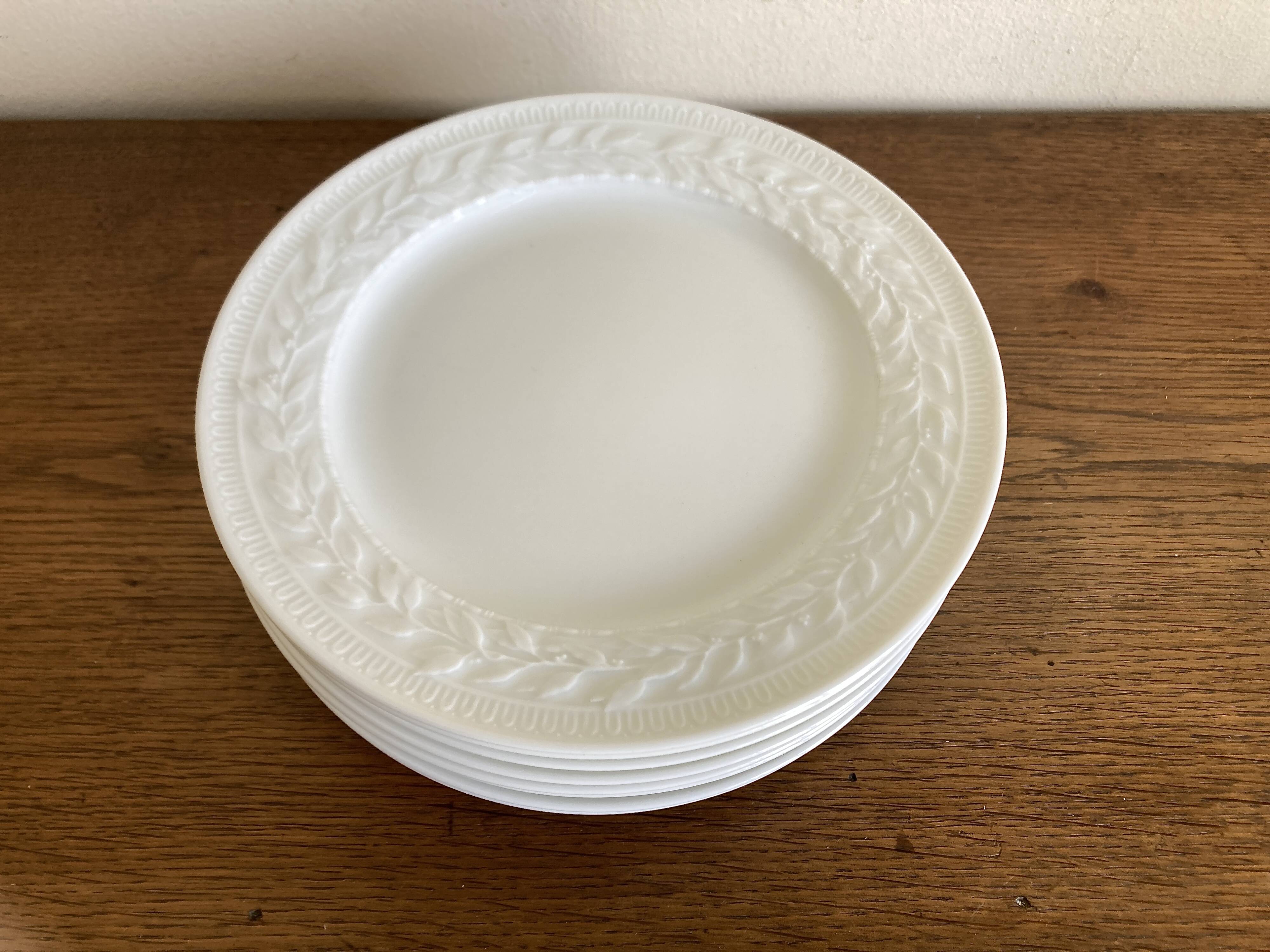 set of 8 Bernardaud Louvre neo-classical plates with laurel wreath design