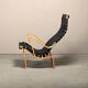 Fauteuil et pouf Bruno Mathsson Pernilla en bois de hêtre et sangles