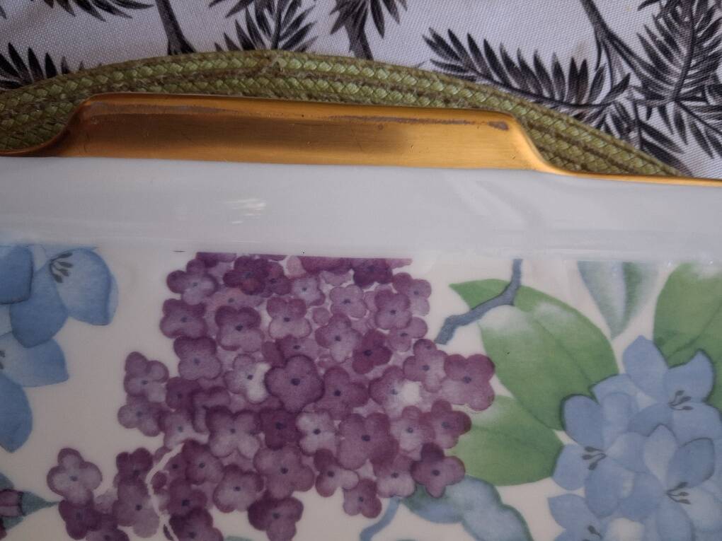 Plate/Plateau in porcelain with gold decoration