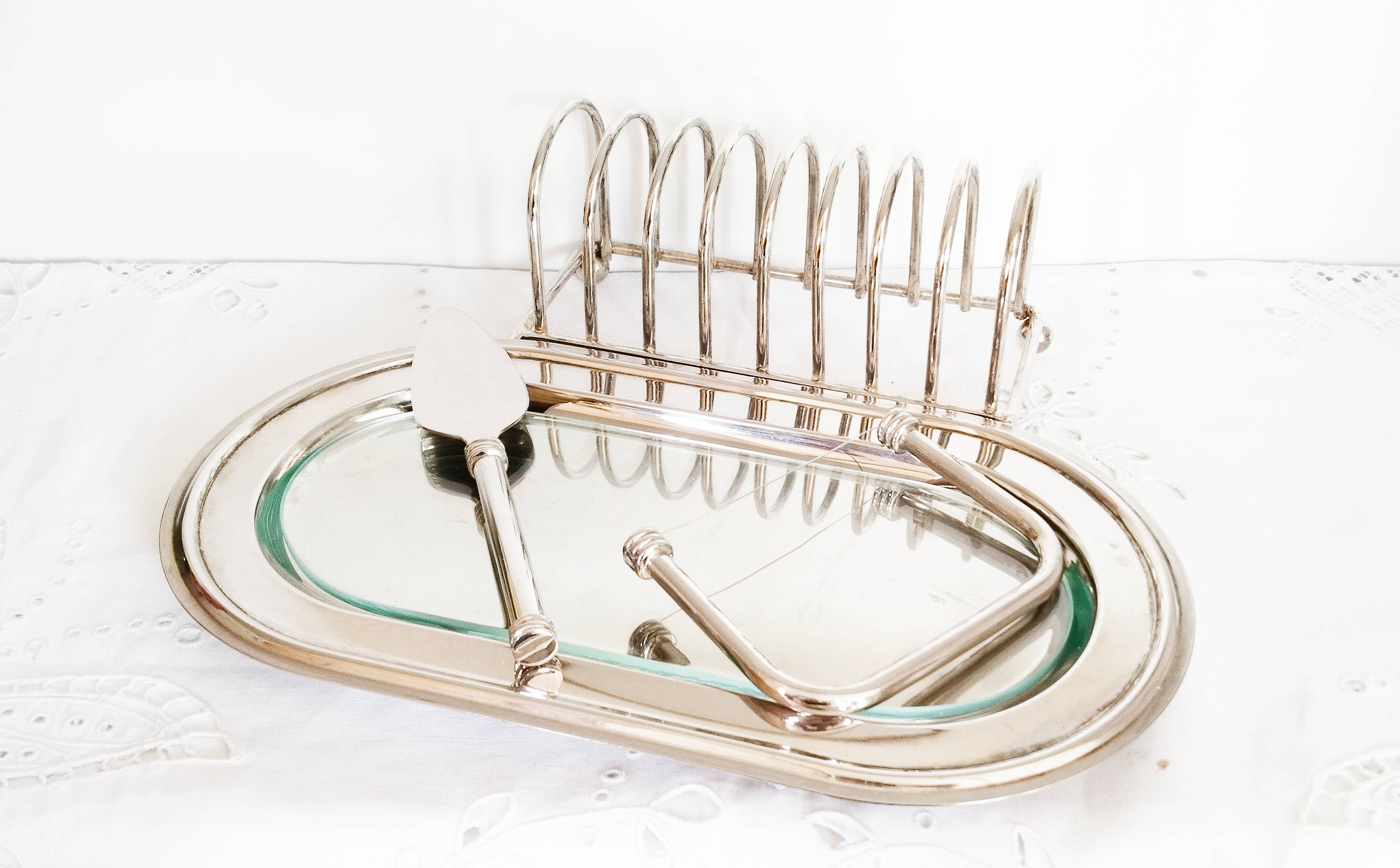 Metal foie gras serving dish, toast rack