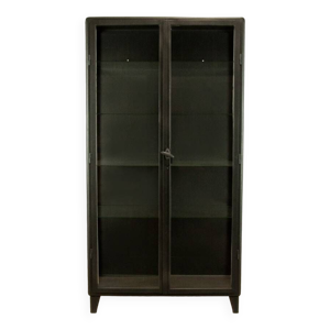 Armoire médicale mid-century,