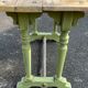 Table ancienne pieds verts patinés