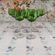 Lot de 9 verres à vin Saint-Louis non estampillés buvant vert Chartreuse