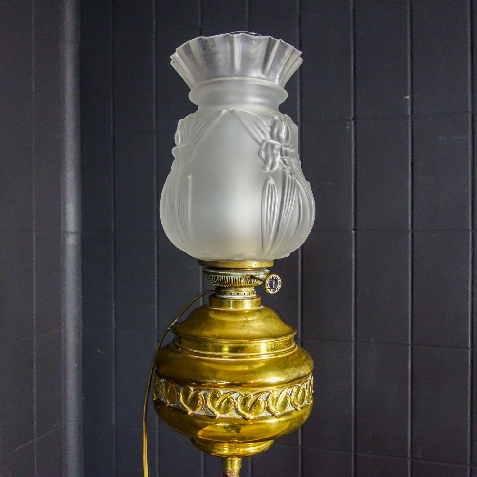 Art nouveau floor lamp with alabaster top - gold