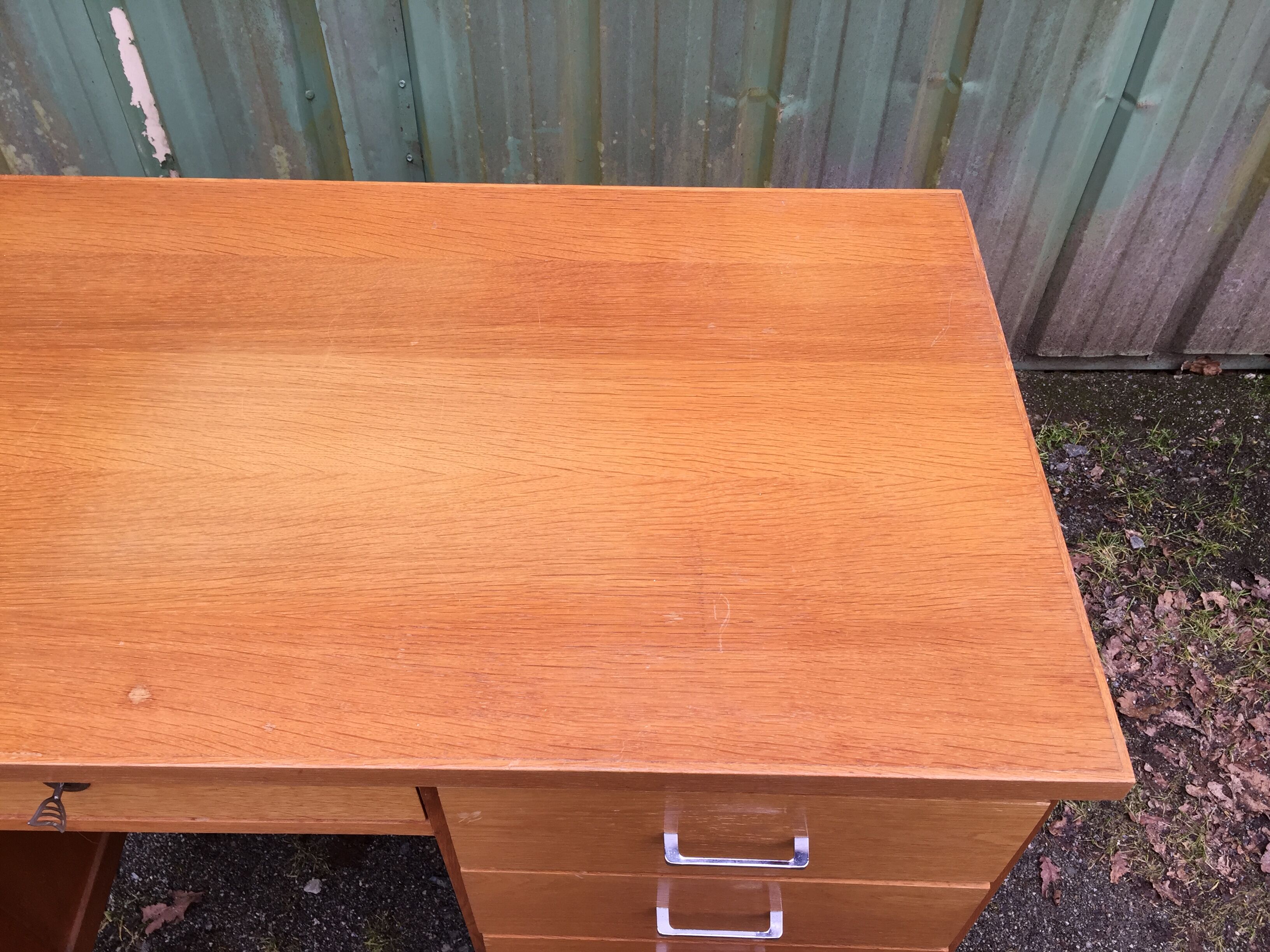 Vintage oak desk with 5 drawers.